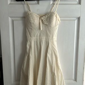 Jessica Simpson off white dress